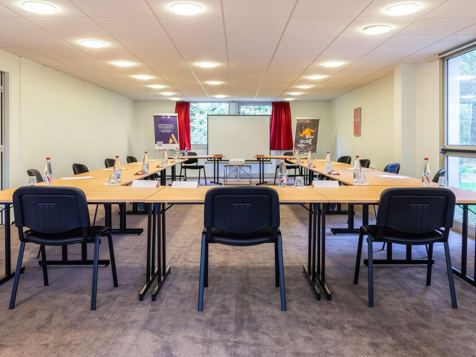Hotel Ibis Velizy Jouy-En-Josas Esterno foto