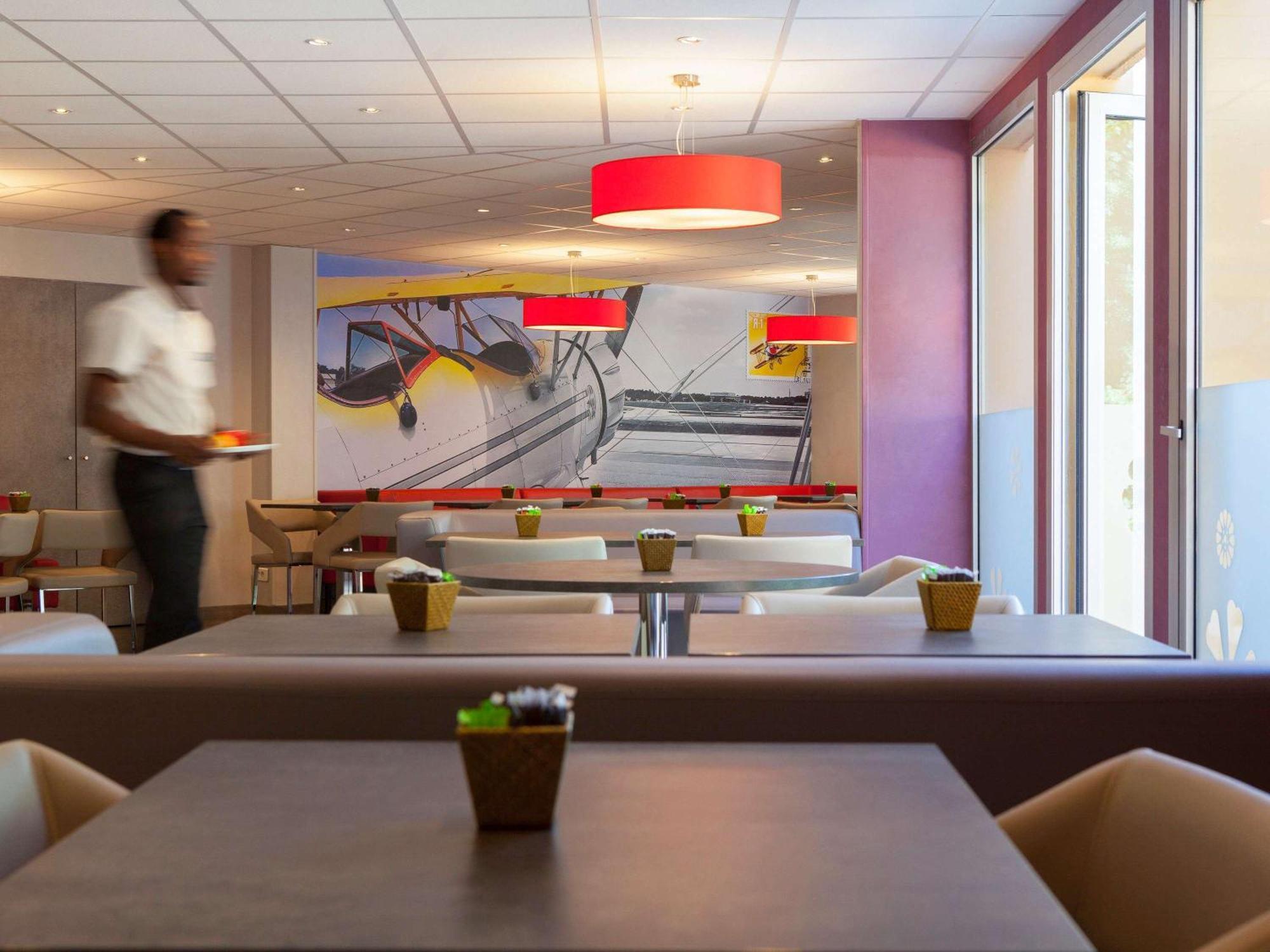 Hotel Ibis Velizy Jouy-En-Josas Esterno foto