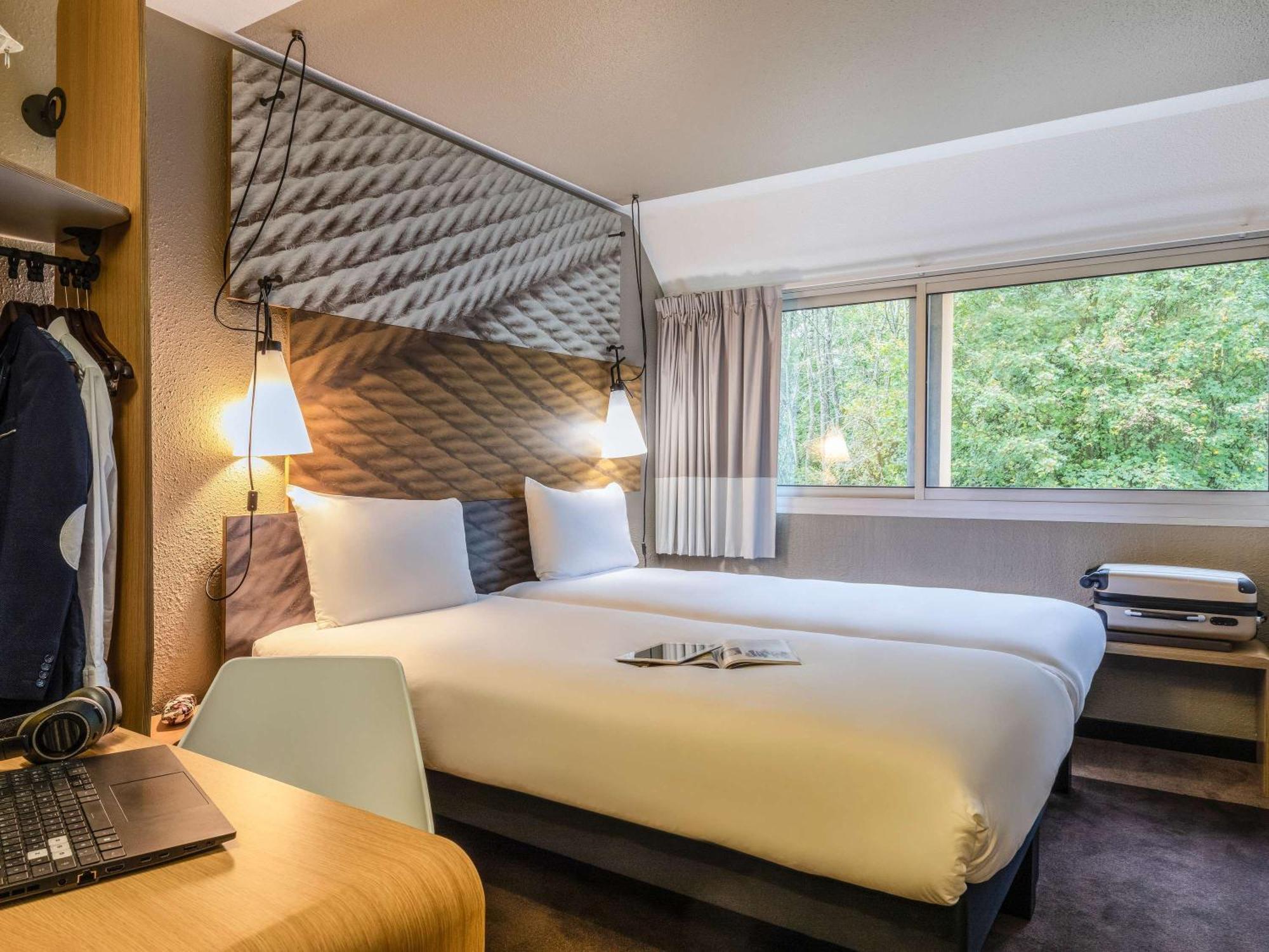 Hotel Ibis Velizy Jouy-En-Josas Esterno foto