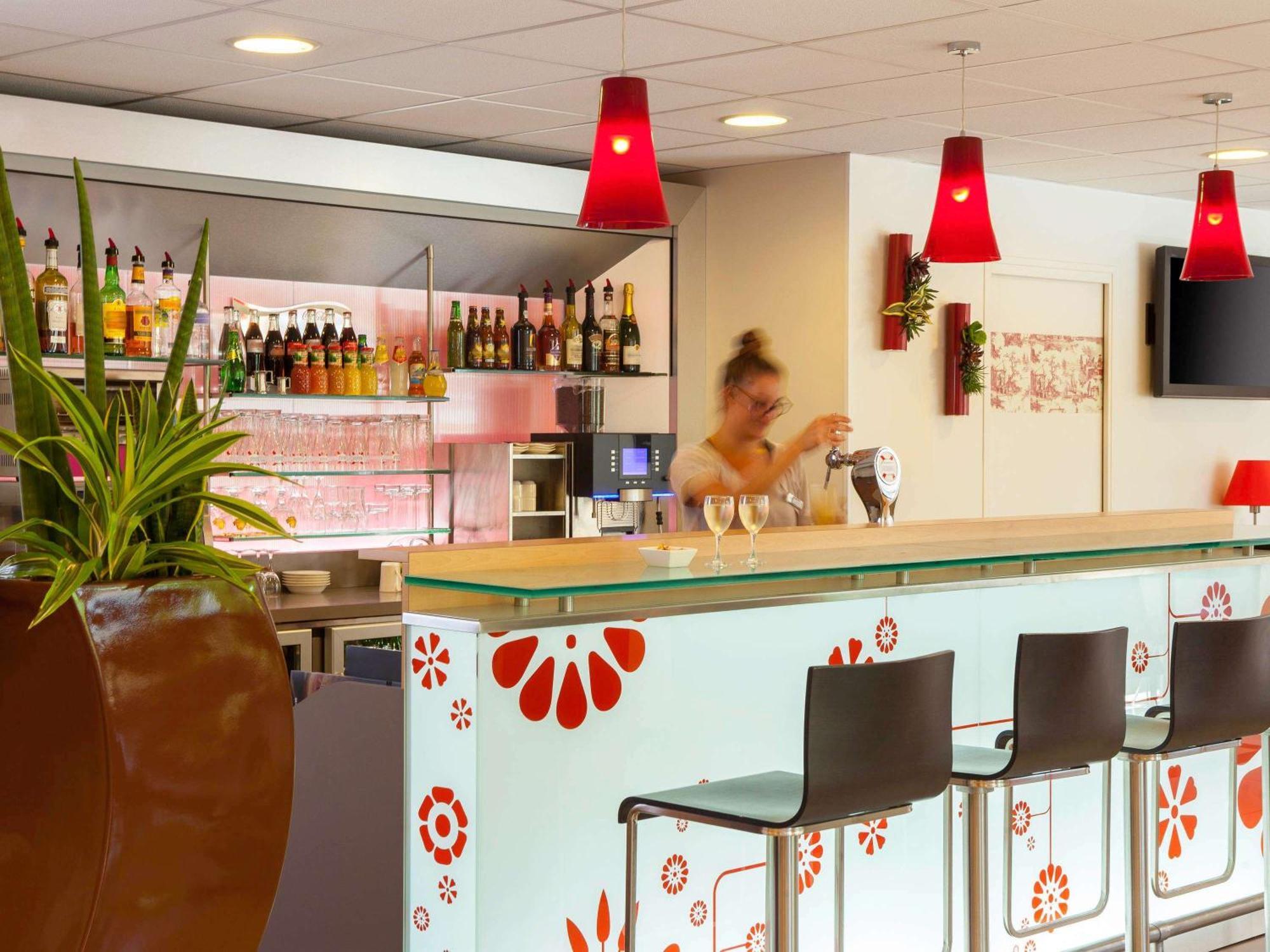 Hotel Ibis Velizy Jouy-En-Josas Esterno foto